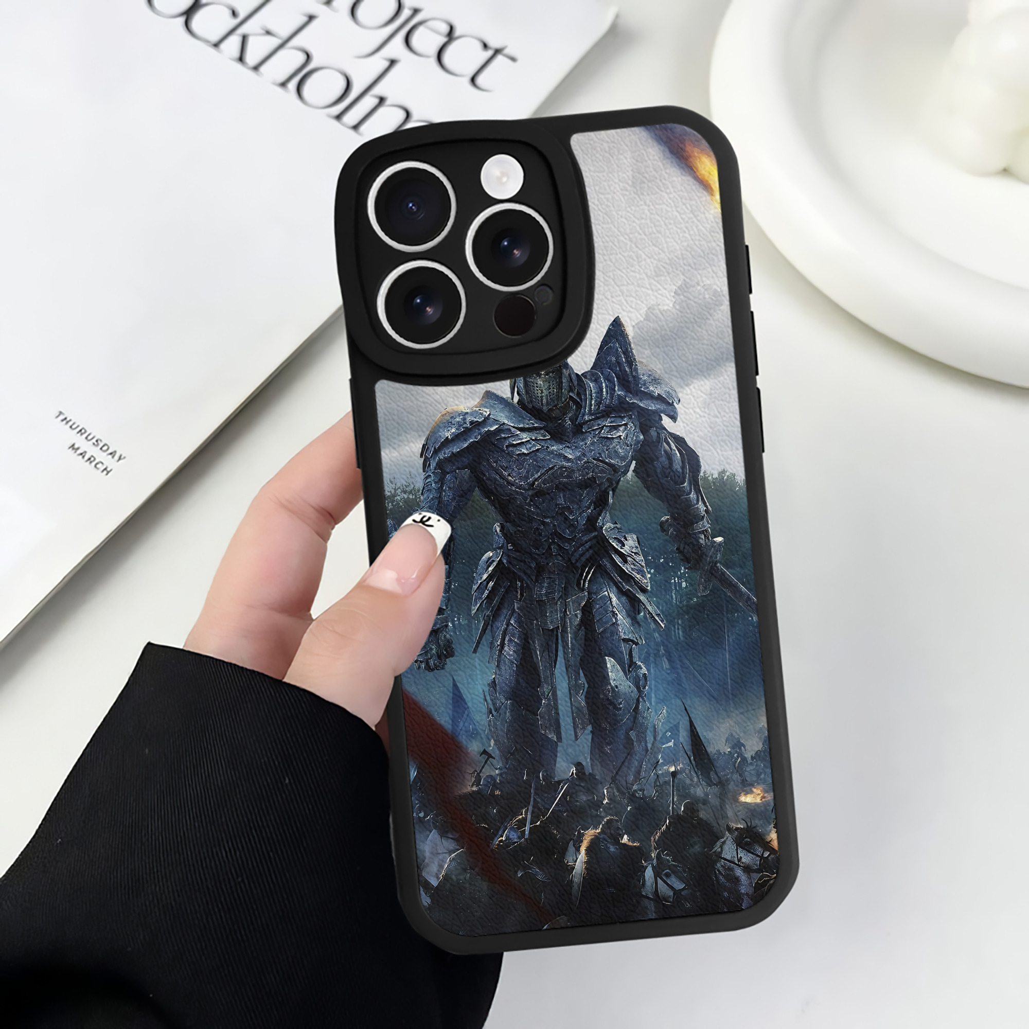 （画像用） Transformers トランスフォーマー 【iPhone 16シリーズ対応】シリコンスマホケース（レザー調） 材質：シリコン